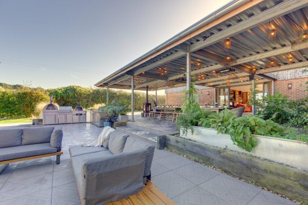 Knotting Hill Farmhouse by Barefoot Retreats
